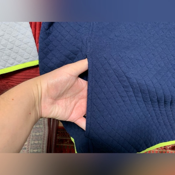 Canadian Geographic quilted grey and blue sweater - Picture 7 of 16